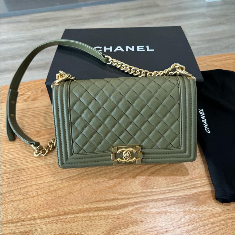 Authentic Like New Chanel Boy Bag - Green (old medium)